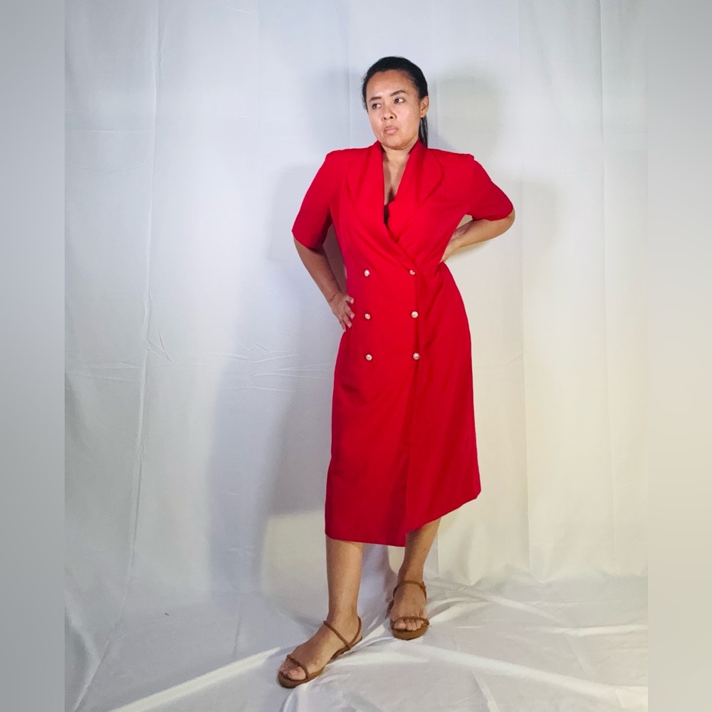 Elegant Scarlet Double-Breasted Midi Dress